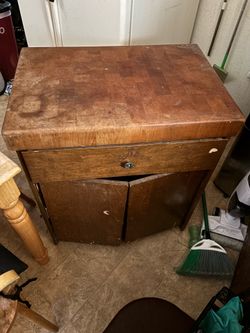 Portable cabinet w/butcher board