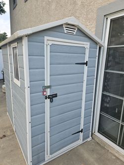4x6ft Resin Outdoor Storage Shed with Floor and Lockable Doors for Patio,Yard,Lawn ,Grey