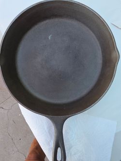 Vintage 3-Notch Lodge No. 8 Cast Iron Skillet