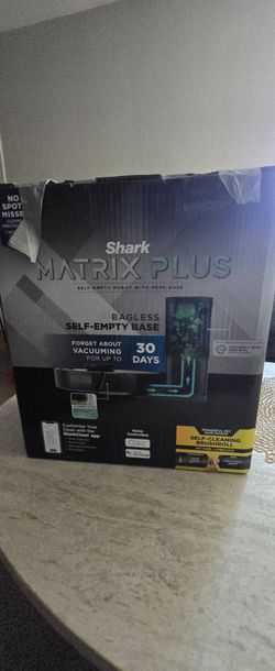 Shark Matrix Plus - Robot Vacuum & Mop