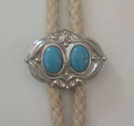 Vintage Cream Colored Bolo Tie Faux Turquoise Silver Tone 32 Inch