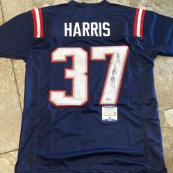 New England Patriots DAMIEN HARRIS #37 SIGNED Inscribed “Go pats” BECKETT BAS