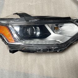 2018-2021 Chevy Traverse Headlight Passenger Right Side GM(contact info removed) 