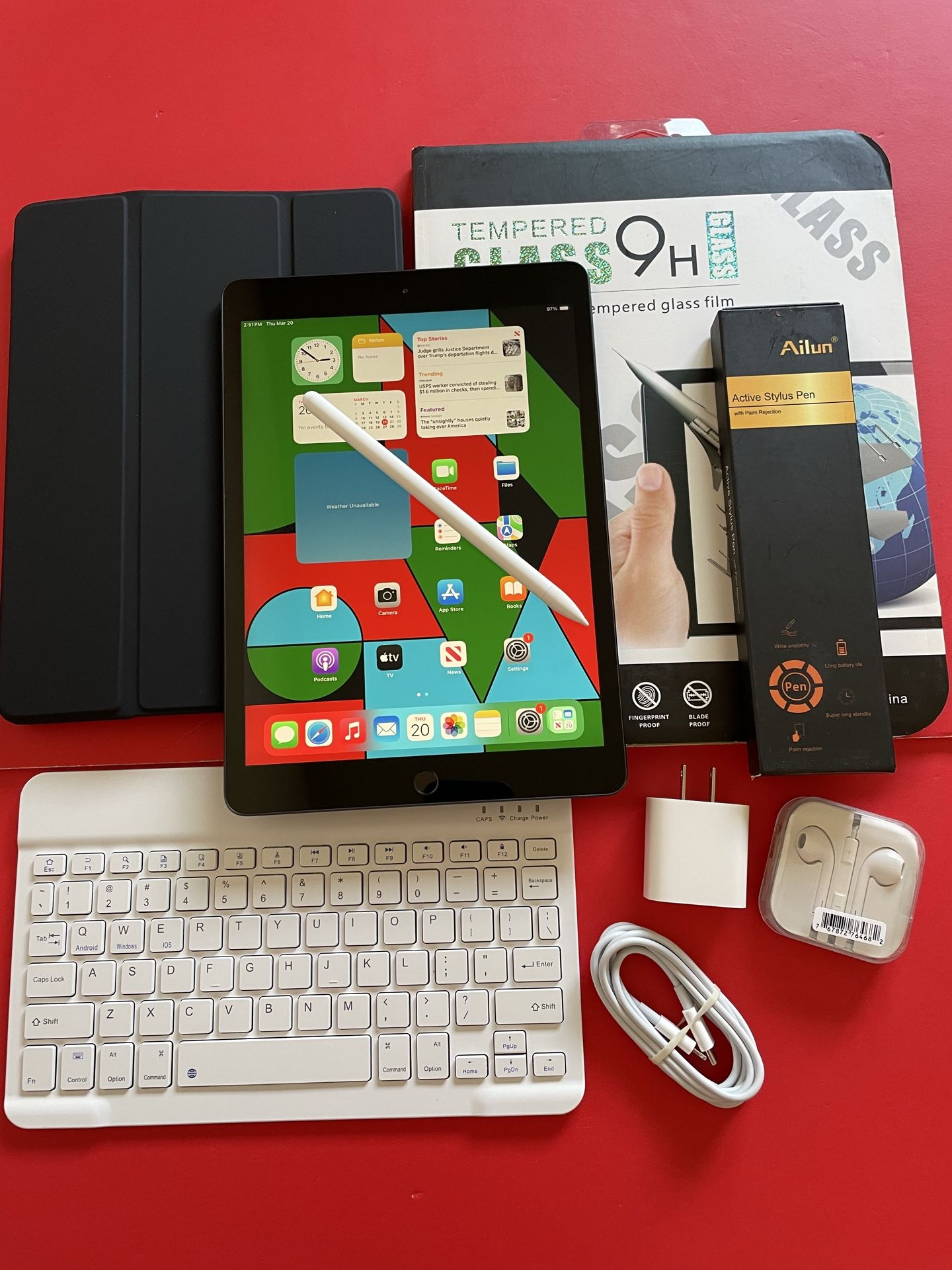 Apple IPad 8th Generation (10.2” Retina /Latest iOS 26/ 2020 model) 32GB with stylus pen, keyboard & Accessories