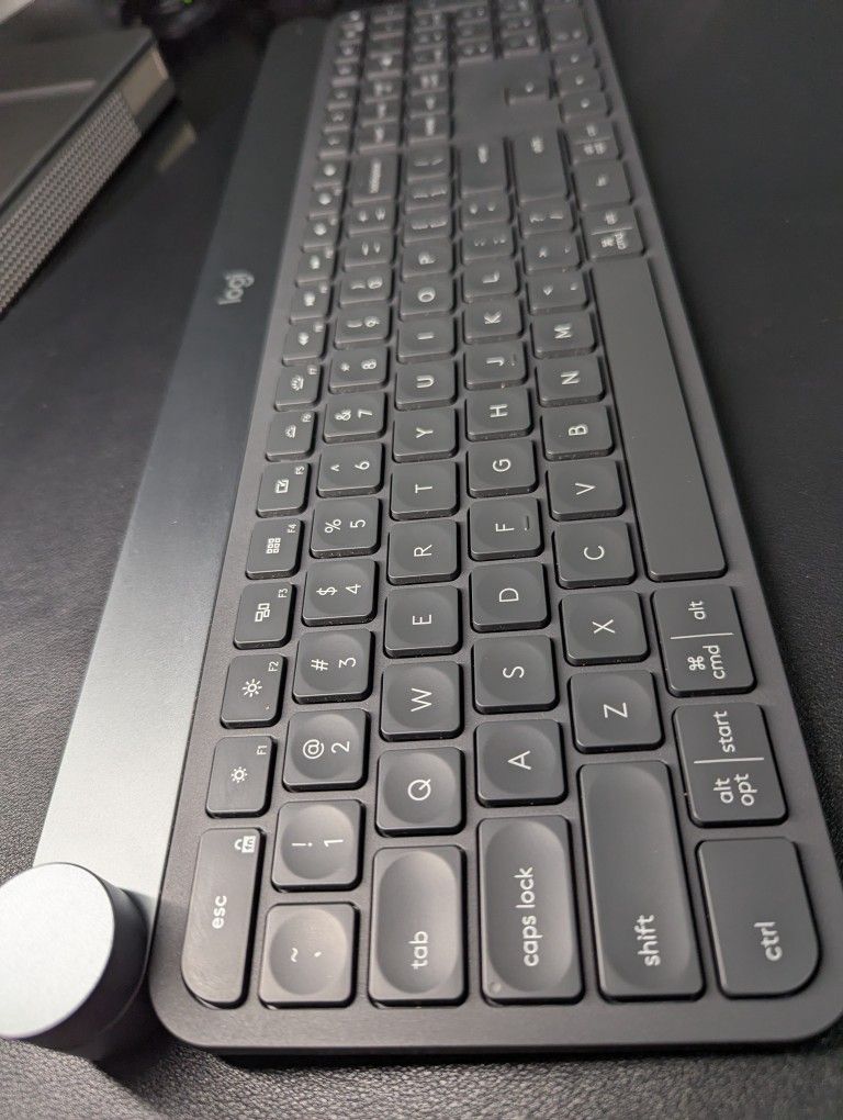 Logi Craft Full Keyboard Bluetooth