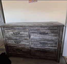 King bed and dresser