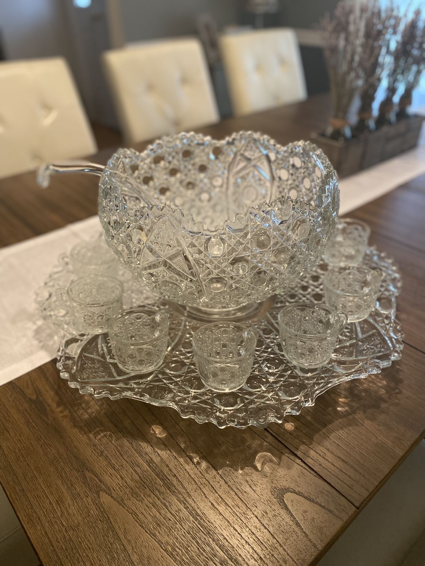 Vintage Smith Glass daisy and button punch bowl set. Original packaging and box. Excellent condition. Punch bowl. Underplate. Ladle. 10 cups.