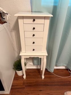 Kids Standing Jewelry Box
