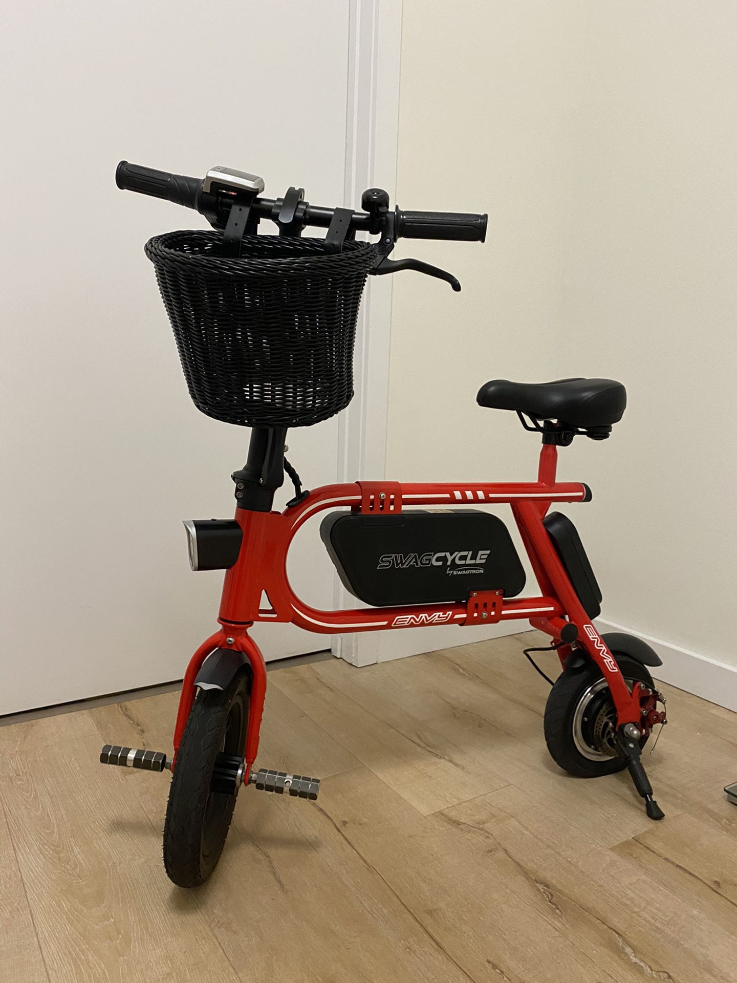 Electric Bicycle Swagcycle by Swagtron