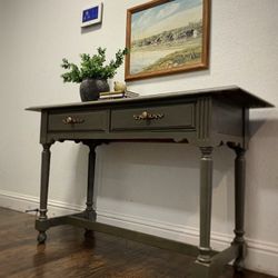 GORGEOUS VTG ENGLISH-FRENCH COUNTRY HIGH END ENTRYWAY CONSOLE SOFA TABLE BED END TABLE IN GREEN-GRAY SHADE!!