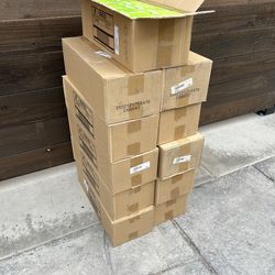 11 cajas de focos cada caja trae 10 focos GE energy (40-watt replacement)500 -lumen G25 light bulb with medium base /smart bright from the start $20 l