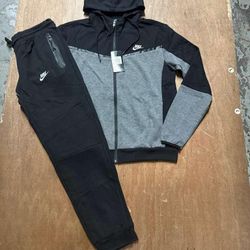 Nike Tech Sweatsuits 