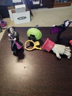 Hotel Transylvania 12 action figure lot