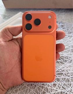 iPhone 17 Pro Cosmic Orange 256GB - Light Use 100% Battery