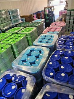 5 gallons of laundry detergent bucket for $29