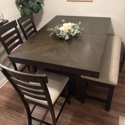 Beautiful 6-piece counter height dining set 