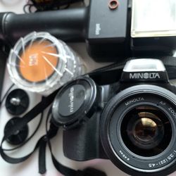 Minolta 300si 35mm Film Camera Bundle