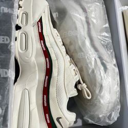 Undefeated Air Max “sail” 9.5 