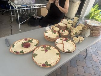 Vintage Franciscan Apple Dinnerware Collection