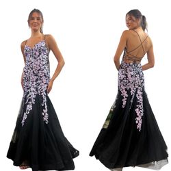 New With Tags Floral Appliqués Mermaid Long Formal Dress & Prom Dress $259