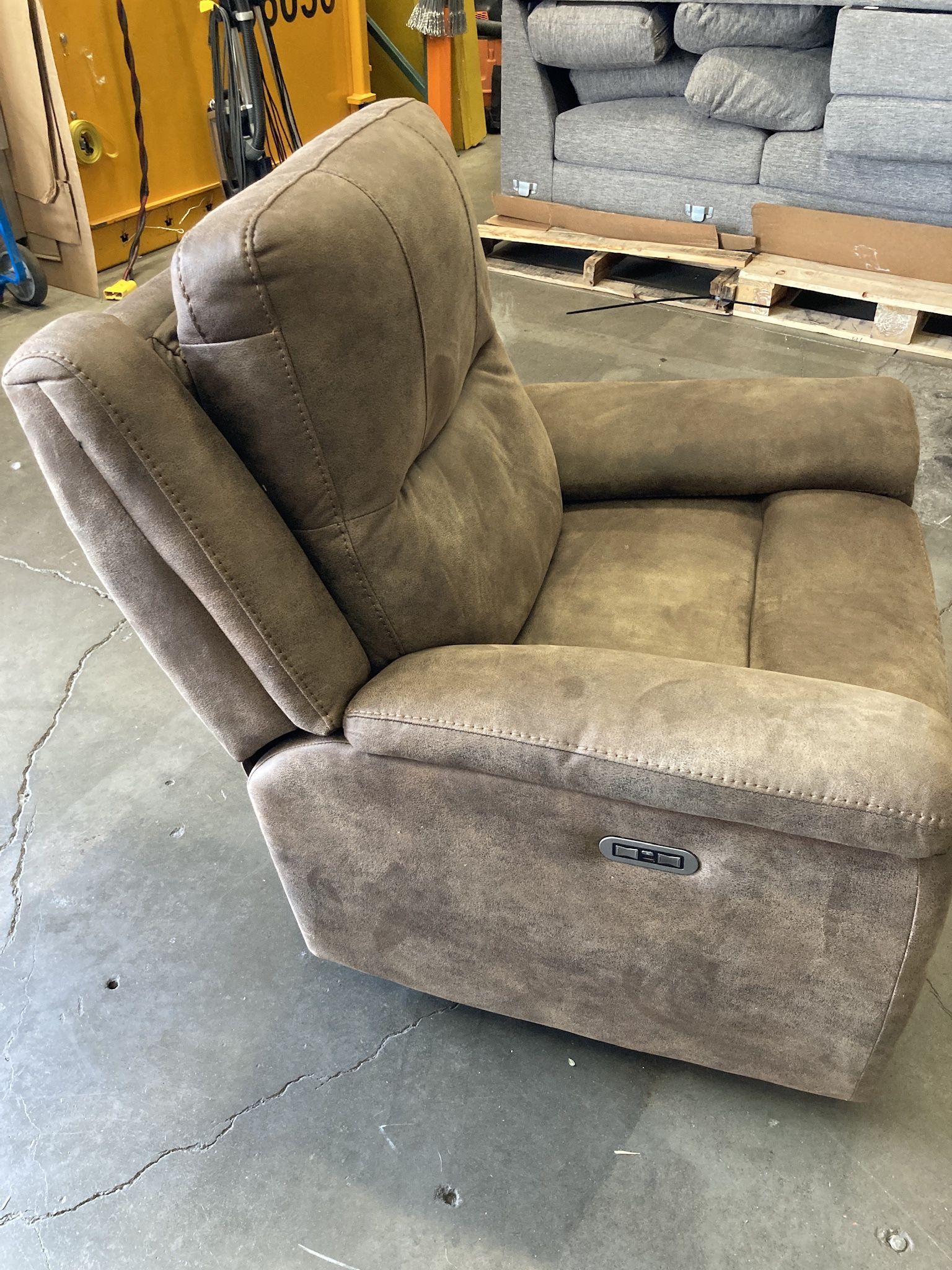 Barcalounger fabric power recliner 2024 with power headrest