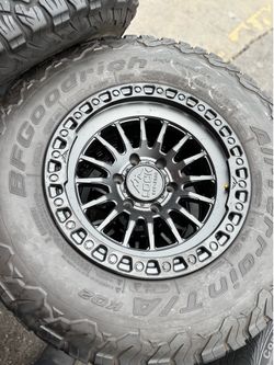 Rines nuevos marca Look Off Road 17*9 para Cual quier Toyota Tacoma Chevy Silverado For F150 Con llantas Bfgoodich 285/70/17 Con 70% de vida las 4