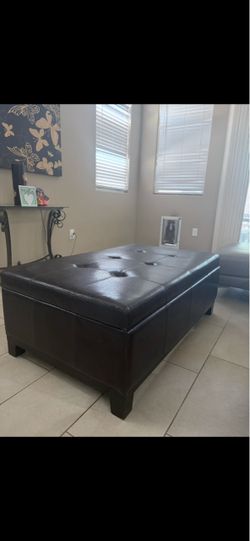 Storage ottoman great condition . 50” x 30” x 17” H $70
