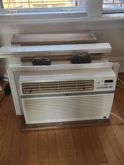 LG 12,000 BTU air conditioner