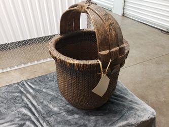 Decorative chinese water basket