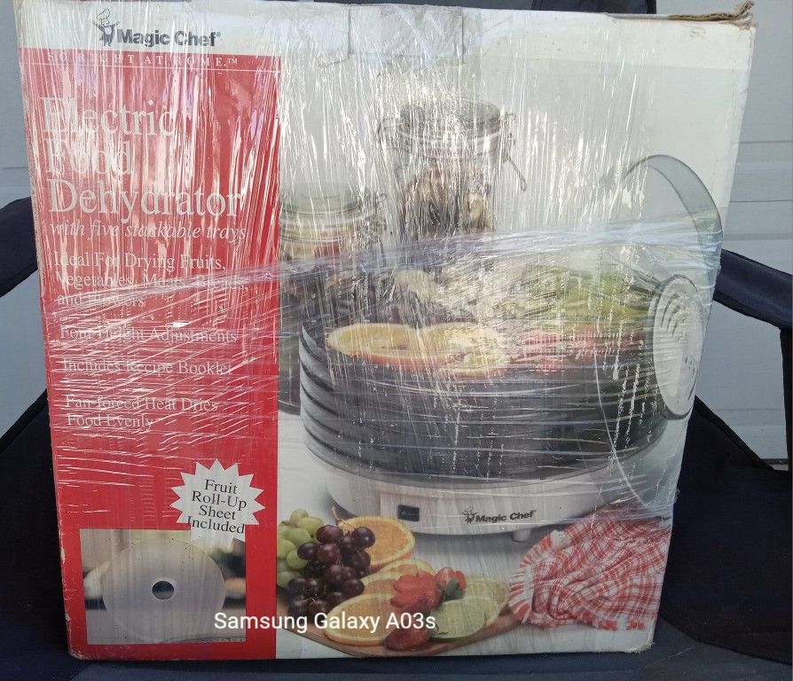 Magic Chef Electric Food Dehydrator. 