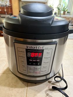 Instant Pot Multi-Use Pressure Cooker (8Quart)