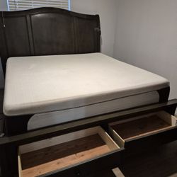 King Size Bed.