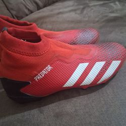 ADIDAS PREDATOR SOCCER CLEATS 5.5 Y OR 7.5 WOMEN'S 