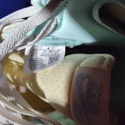 Wmns Air Jordan 1 Zoom Comfort 2 Hight Coconut Milk Light Dew