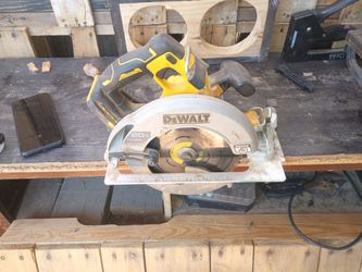 Cordless saw DeWalt asking 95