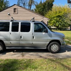 2011 Ford E-350