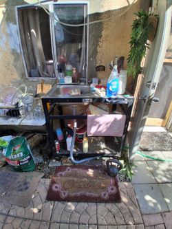 Mobile sink w wheels