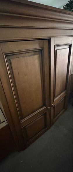 Entertainment Armoire - Ethan Allen - New Country