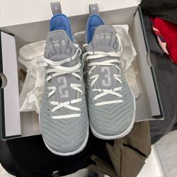 NIKE LEBRON JAMES 16 SNEAKER SIZE 10