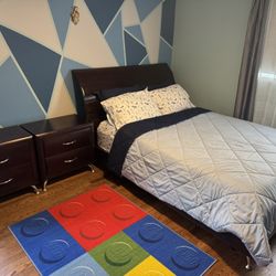 Beautiful Mahogany Wood Queen Bedroom Set