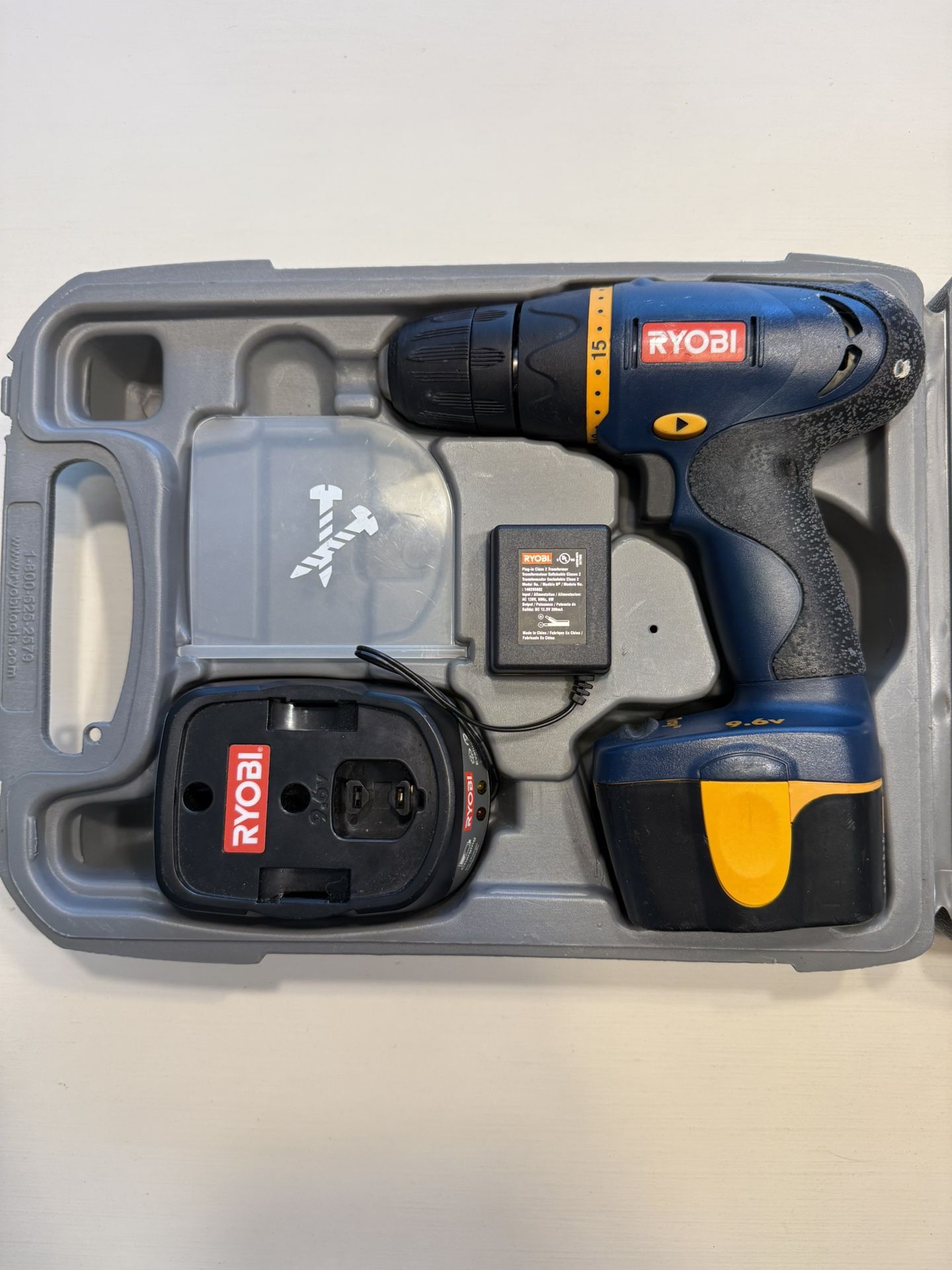 Ryobi 9.6-Volt cordless drill kit