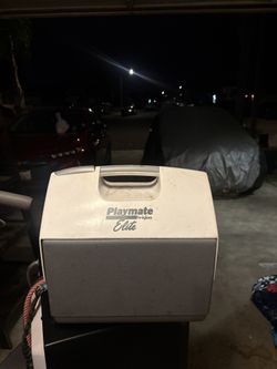 Igloo playmate cooler 