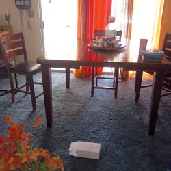 Dining Room Table W/4 Chairs