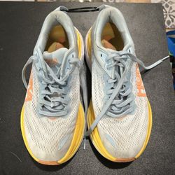 Hoka Womens Size 8B 