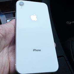 Unlocked Apple iPhone XR 64GB EXCELLENT Condition In White
