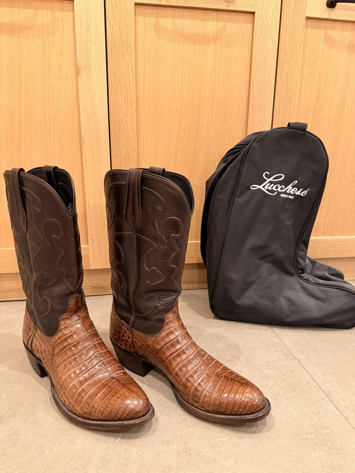 Lucchese Charles Caiman Belly 11.5 D w/ branded Storage Bag - Excellent Condition