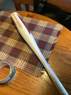 Adidas USA a baseball bat like new condition, Triple Stripe model, 25” 13 ounces, 2 1/4” barrel Plainfield, Illinois