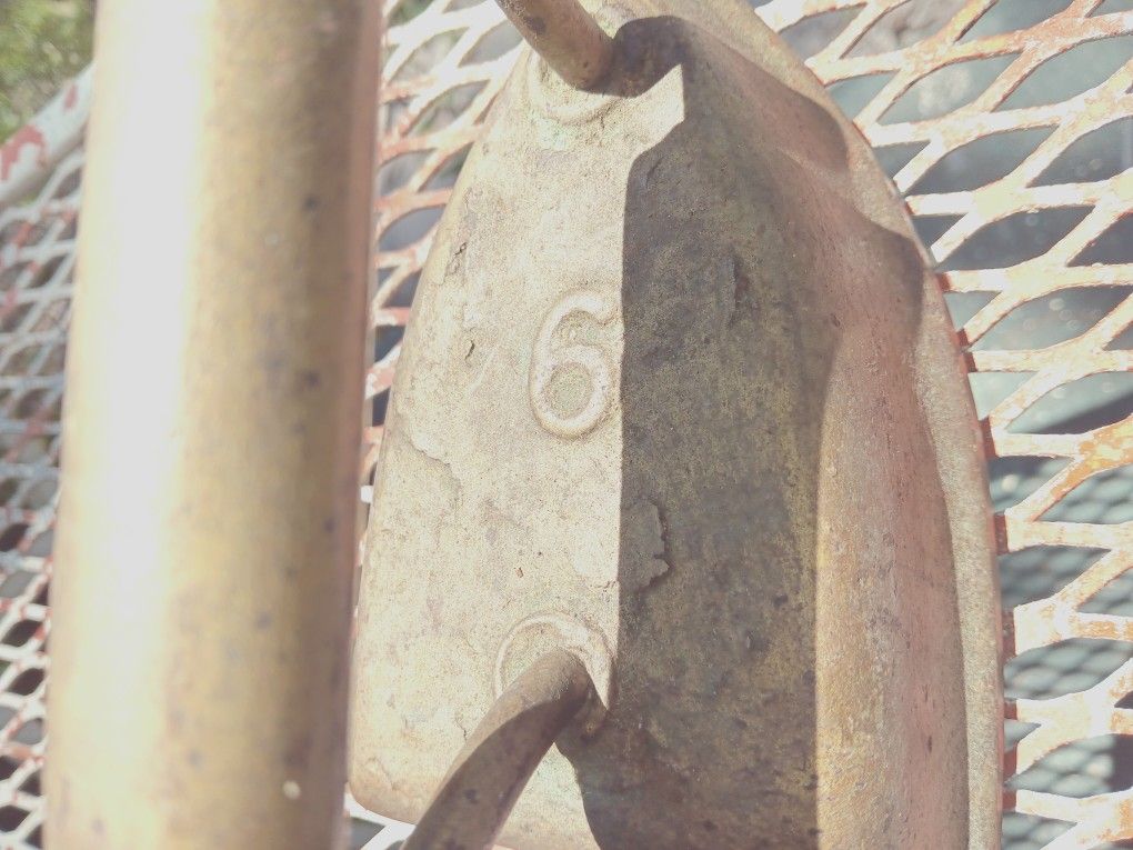 Iron Cast Vintage #6 Sad Flat Iron