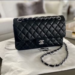 CHANEL Handbag