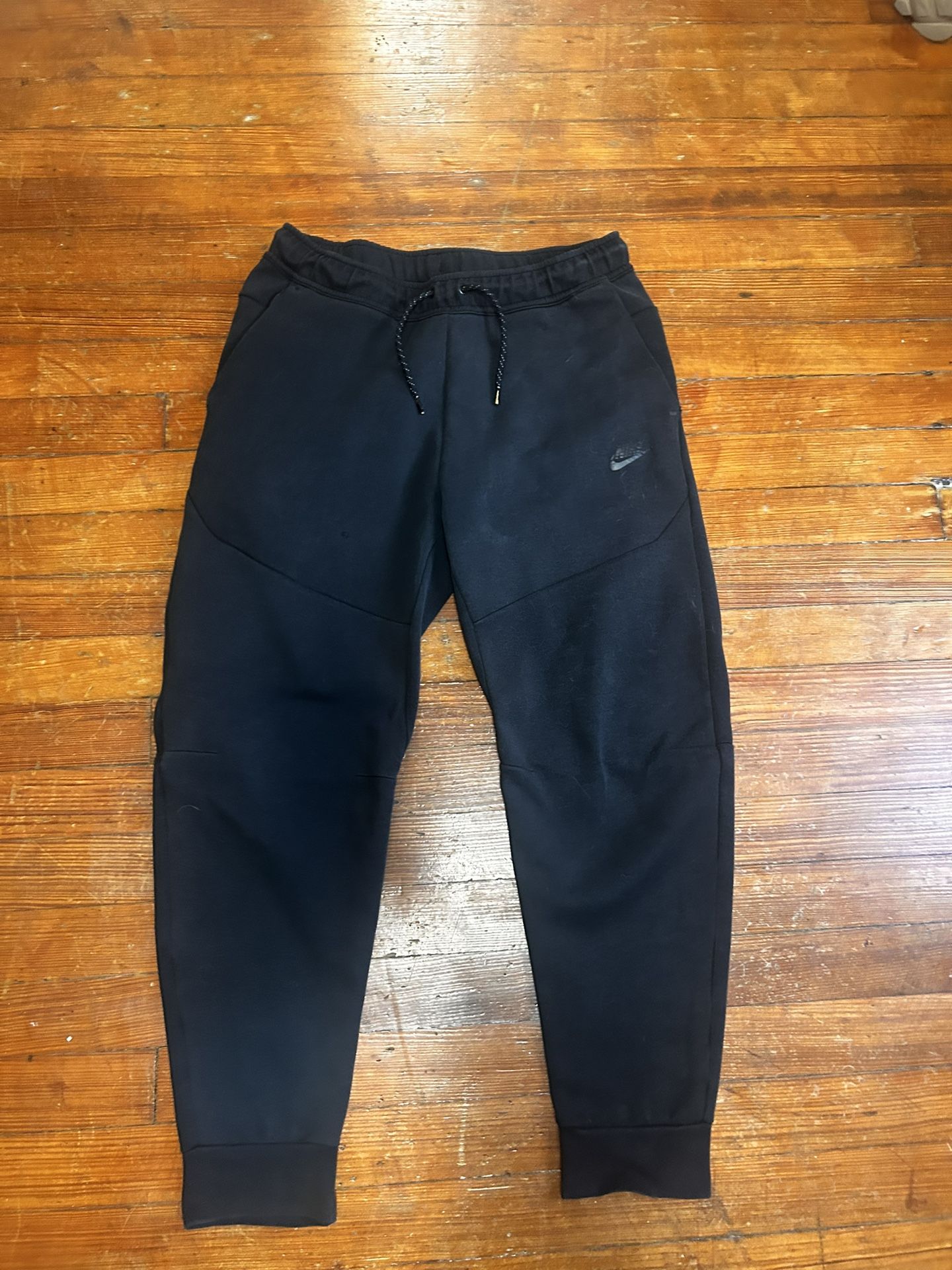 Black Nike Tech Fleece Size Medium